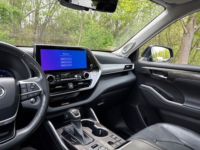 2023 Toyota Highlander Platinum
