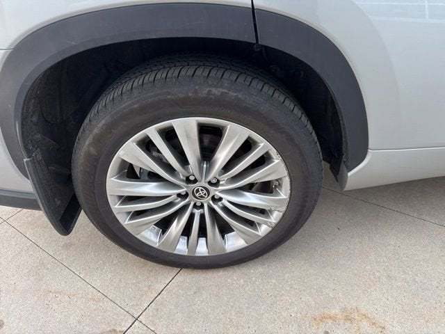 2025 Toyota Highlander Platinum