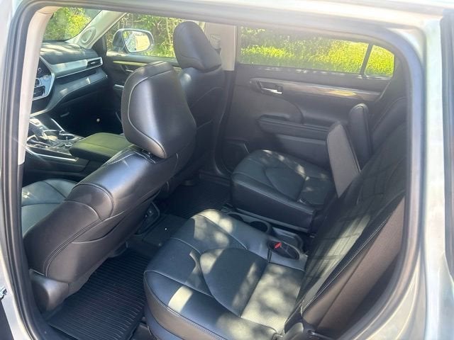 2025 Toyota Highlander Platinum