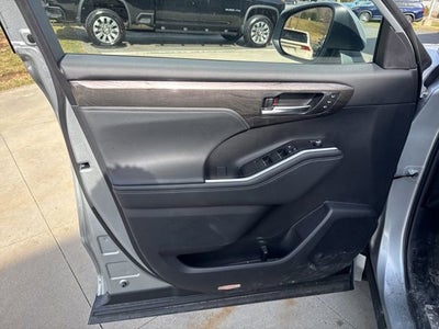 2025 Toyota Highlander Platinum