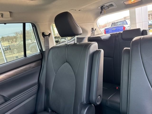 2025 Toyota Highlander Platinum