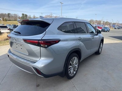 2025 Toyota Highlander Platinum