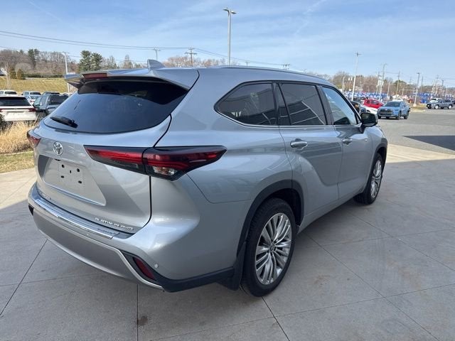 2025 Toyota Highlander Platinum