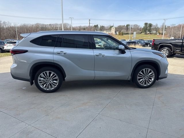 2025 Toyota Highlander Platinum