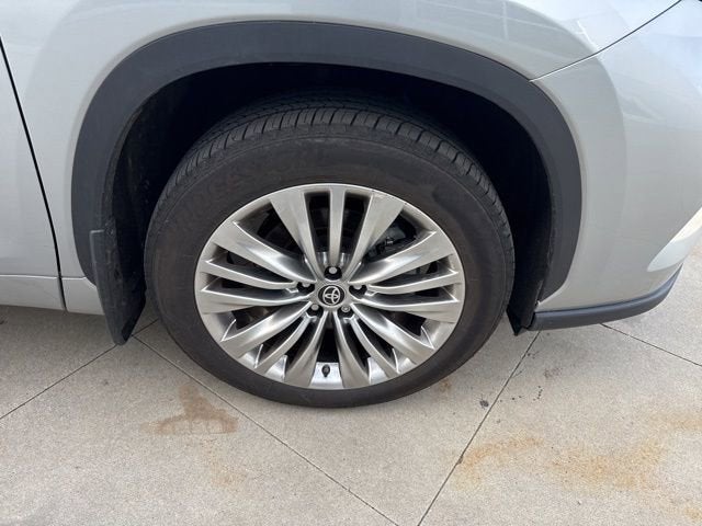 2025 Toyota Highlander Platinum