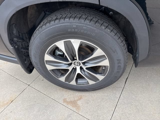 2025 Toyota Highlander XLE
