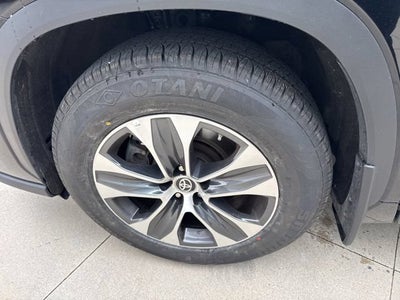 2025 Toyota Highlander XLE