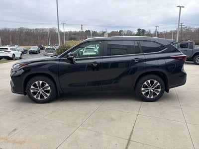 2025 Toyota Highlander XLE