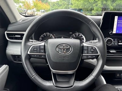 2024 Toyota Highlander LE