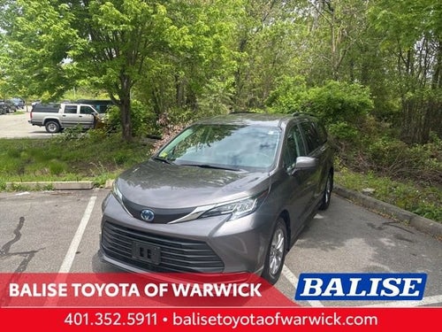 2023 Toyota Sienna LE