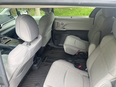 2023 Toyota Sienna LE