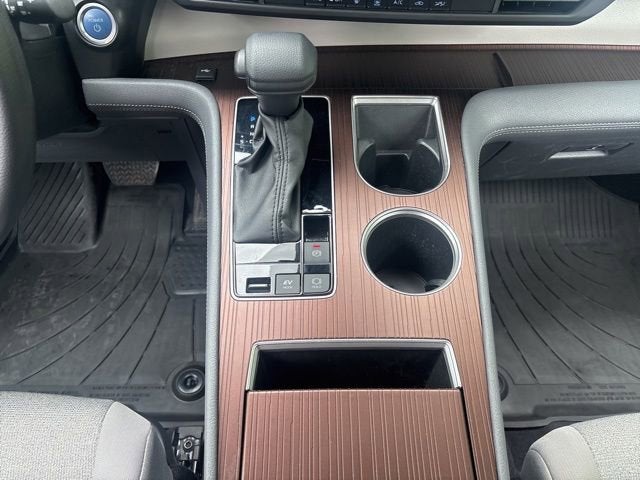 2023 Toyota Sienna LE