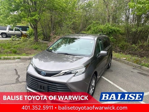 2023 Toyota Sienna LE