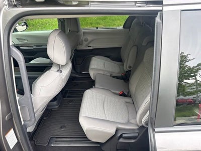 2023 Toyota Sienna LE