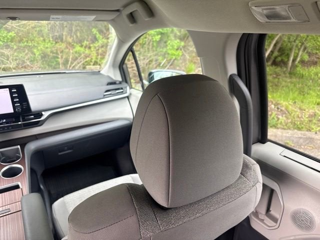 2023 Toyota Sienna LE