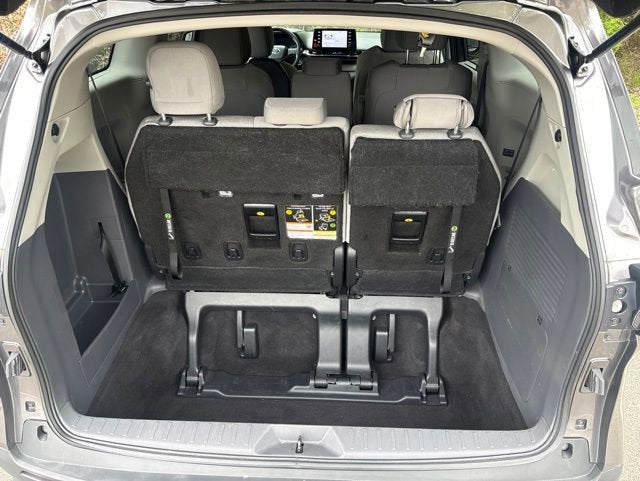 2023 Toyota Sienna LE