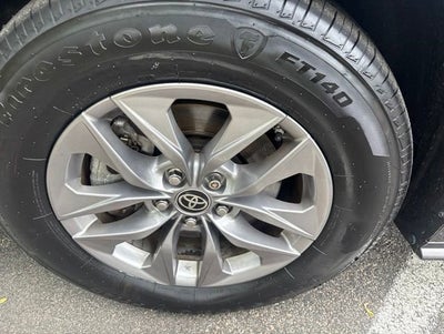 2023 Toyota Sienna LE