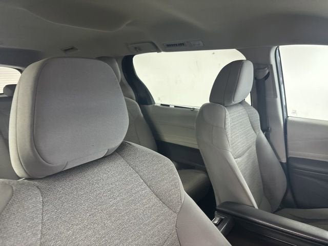 2022 Toyota Sienna LE