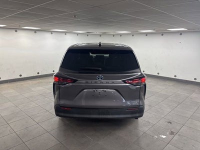 2022 Toyota Sienna LE