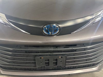 2022 Toyota Sienna LE