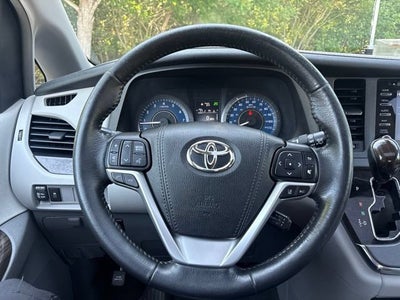 2019 Toyota Sienna XLE