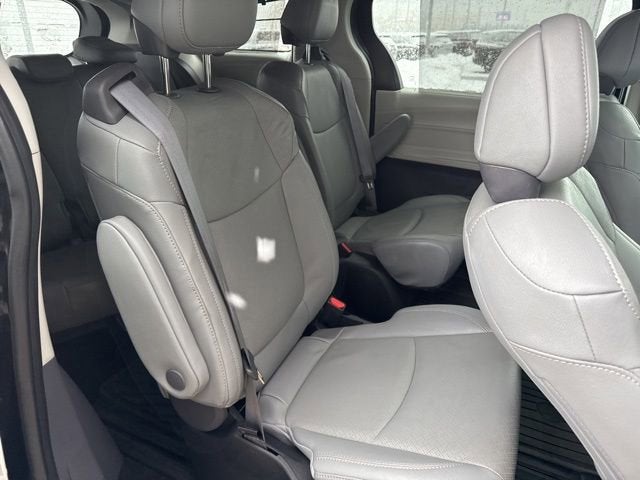 2022 Toyota Sienna Limited
