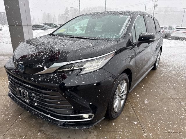 2022 Toyota Sienna Limited
