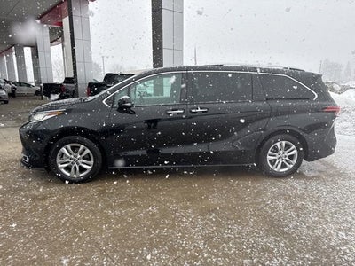 2022 Toyota Sienna Limited