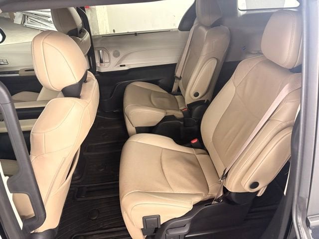 2023 Toyota Sienna Limited