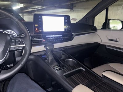 2023 Toyota Sienna Limited