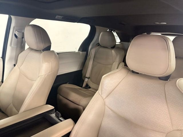 2023 Toyota Sienna Limited