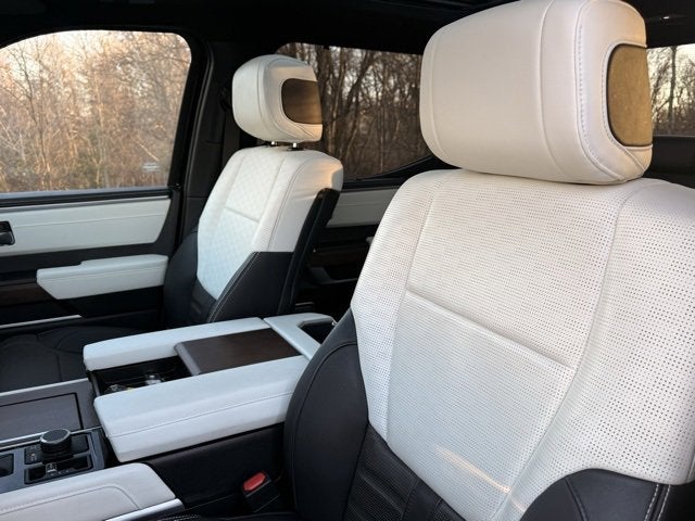 2023 Toyota Tundra Hybrid Capstone