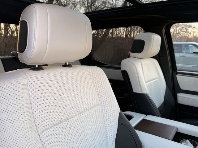 2023 Toyota Tundra Hybrid Capstone