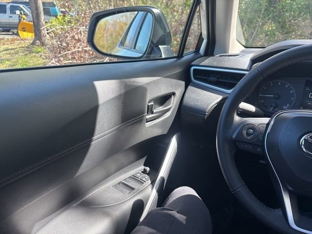 2025 Toyota Corolla Cross LE