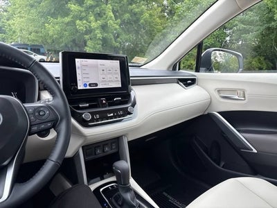 2024 Toyota Corolla Cross XLE