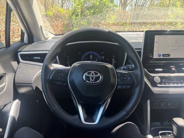 2025 Toyota Corolla Cross XLE