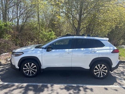 2025 Toyota Corolla Cross XLE