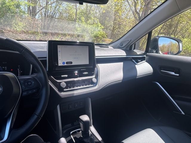 2025 Toyota Corolla Cross XLE