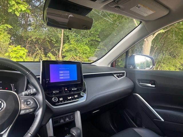 2025 Toyota Corolla Cross XLE