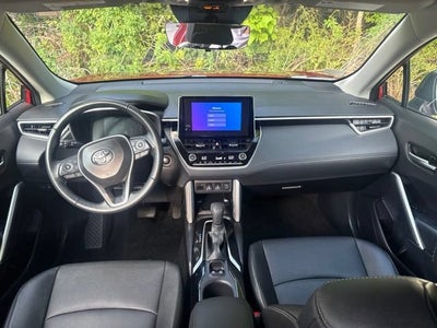 2025 Toyota Corolla Cross XLE