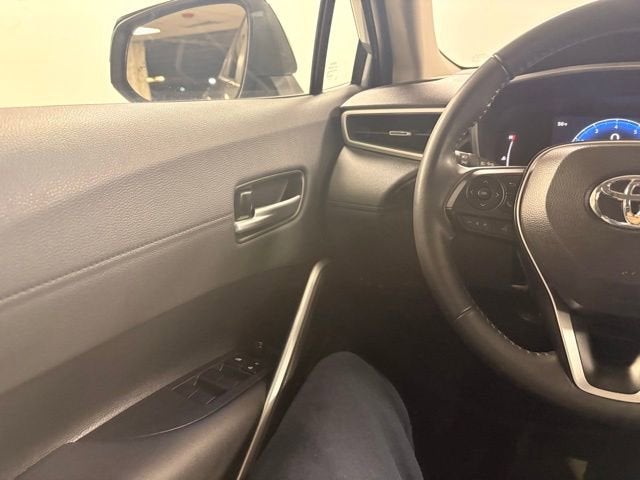 2025 Toyota Corolla Cross XLE