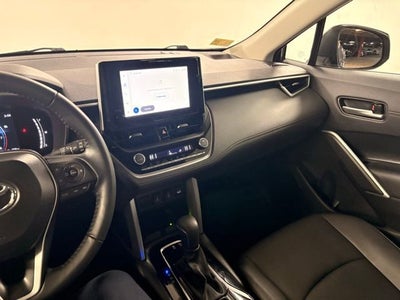 2025 Toyota Corolla Cross XLE