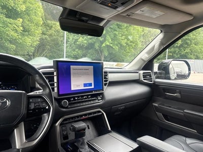 2024 Toyota Sequoia SR5