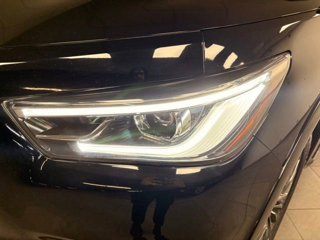 2023 INFINITI QX80 Premium Select