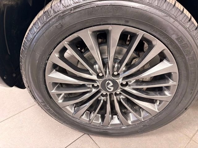 2023 INFINITI QX80 Premium Select