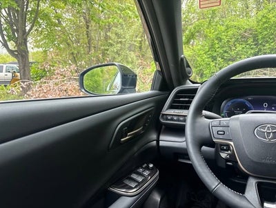 2025 Toyota Crown Signia Limited