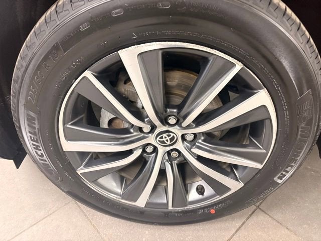 2024 Toyota Venza LE