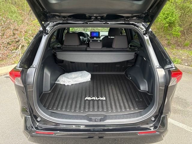 2025 Toyota RAV4 Plug-In Hybrid SE