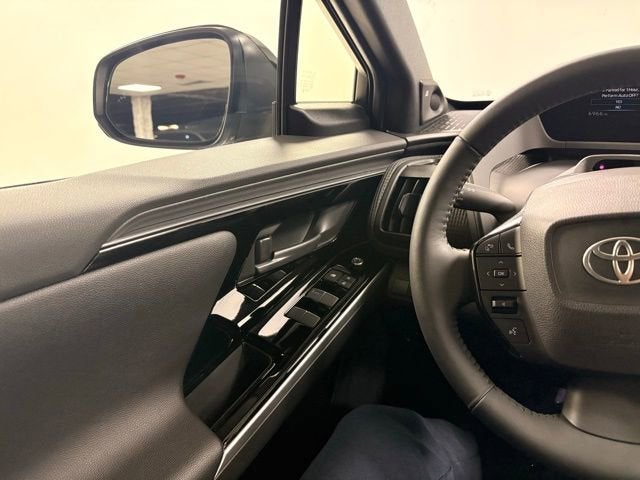 2025 Toyota bZ4X Limited