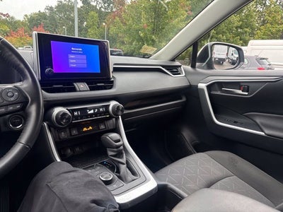 2025 Toyota RAV4 Hybrid XLE
